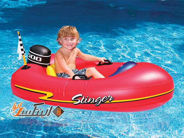 قایق بادی در استخر