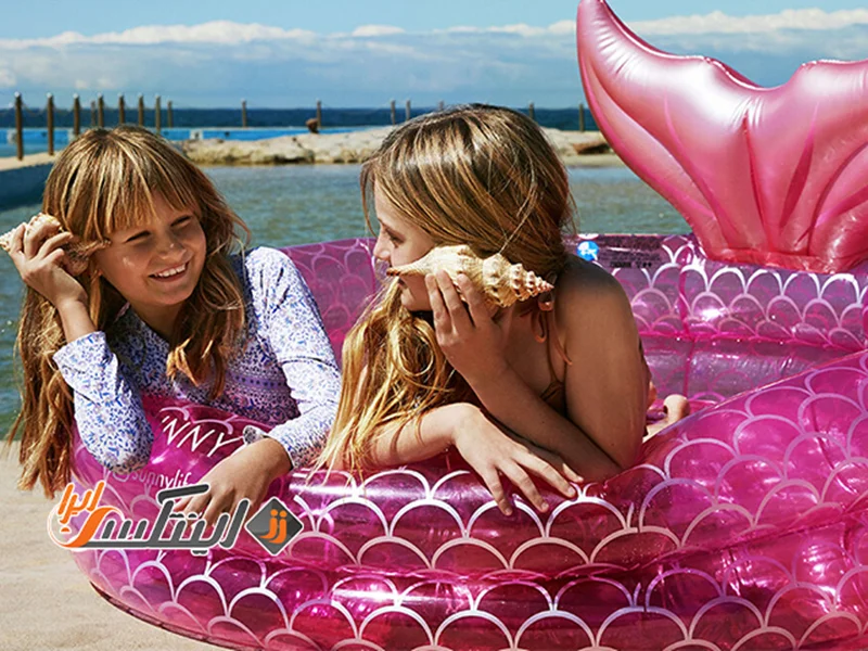 استفاده از استخر بادی دخترانه در مسافرت