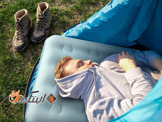 تشک بادی در داخل چادر مسافرتی