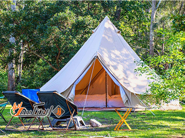 چادر مسافرتی در جنگل