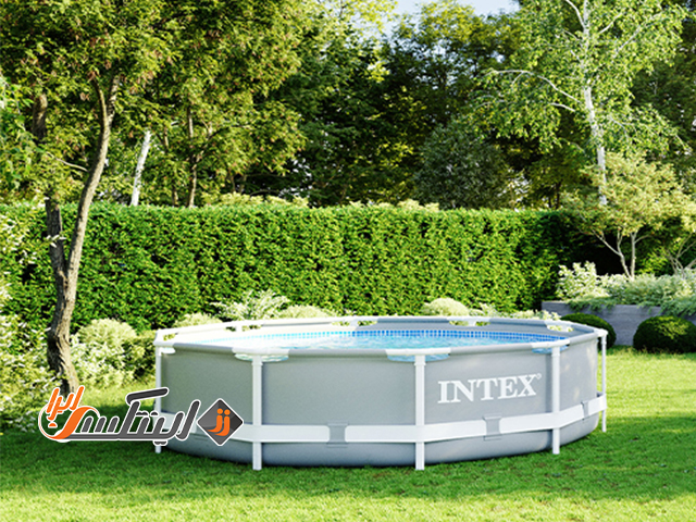 استخر پیش ساخته در فضای باز